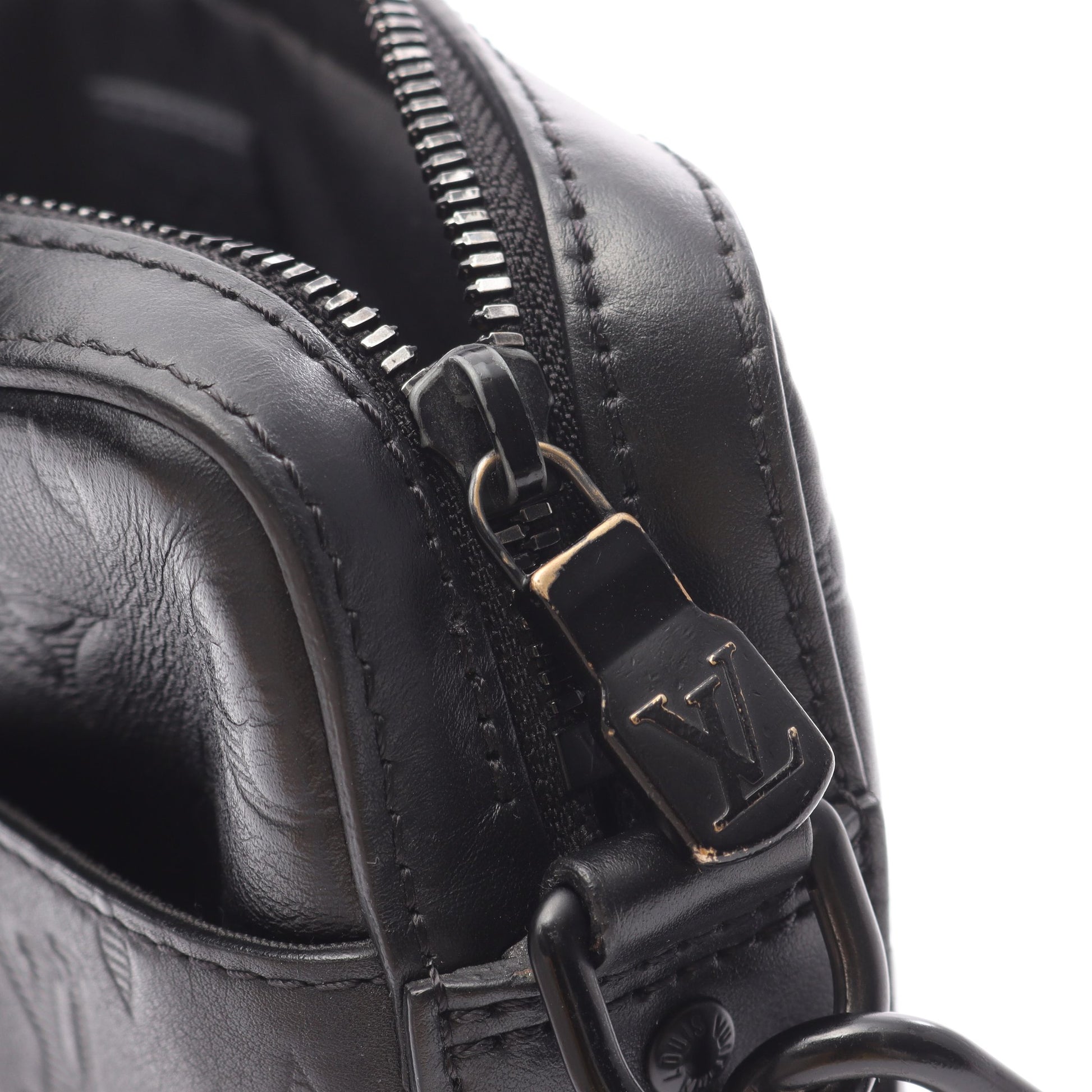 デュオ メッセンジャー モノグラムシャドウ ノワール ショルダーバッグ  