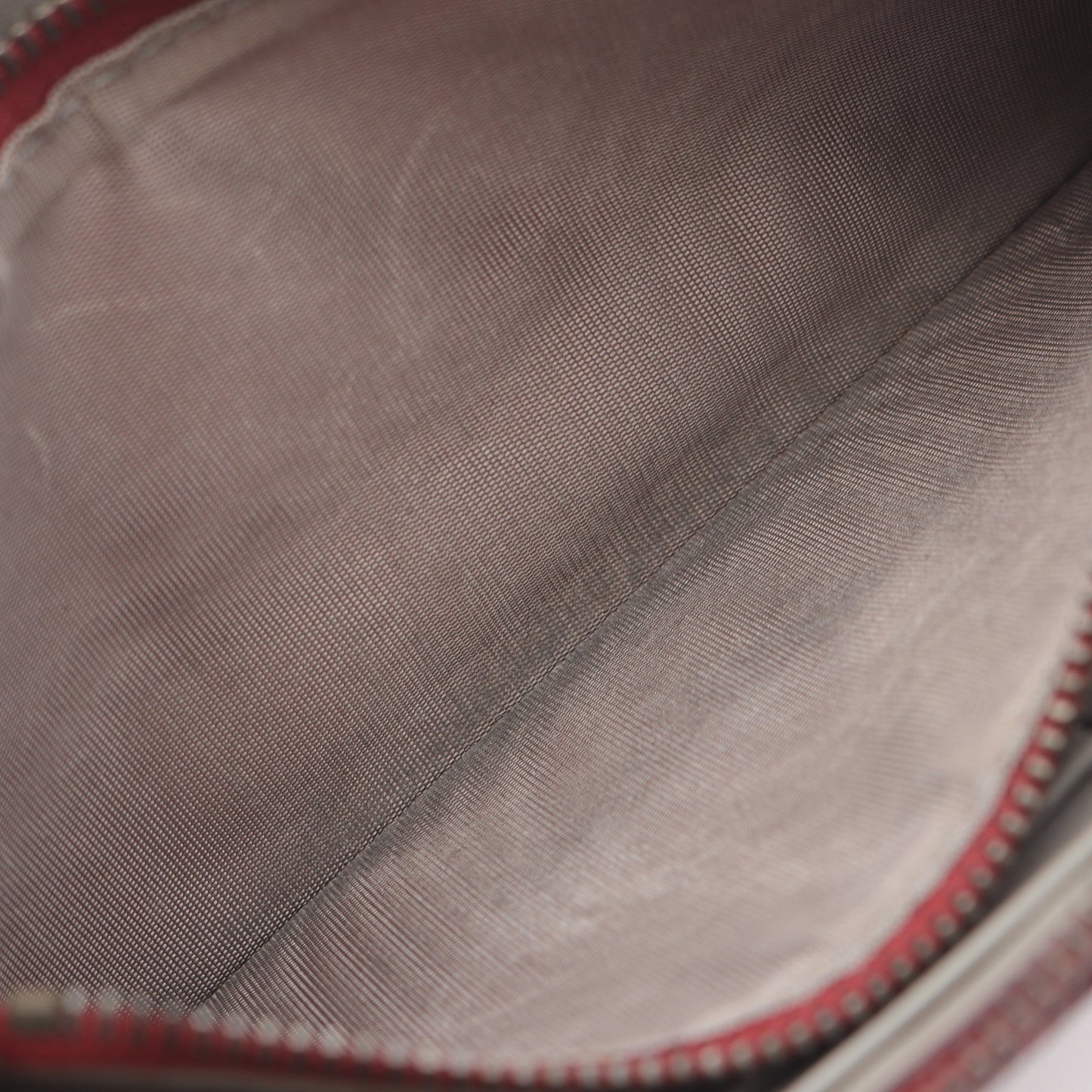 イントレチャート ラウンドファスナー長財布 レザー レッド ボッテガヴェネタ 財布・小物 BOTTEGA VENETA