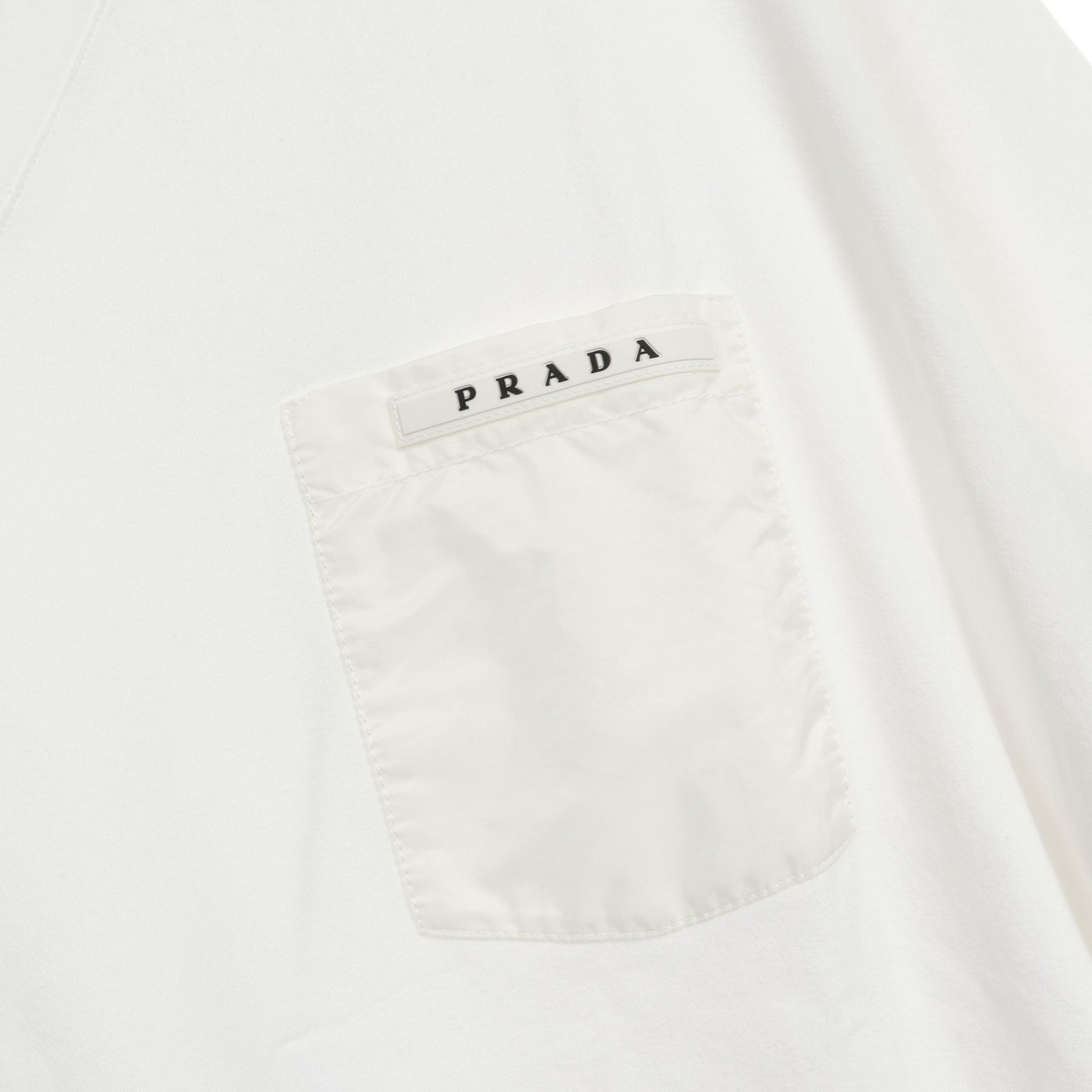 Tシャツ Vネック コットン ホワイト 切替 ロゴポケット プラダ トップス PRADA