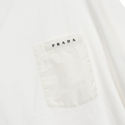 Tシャツ Vネック コットン ホワイト 切替 ロゴポケット プラダ トップス PRADA