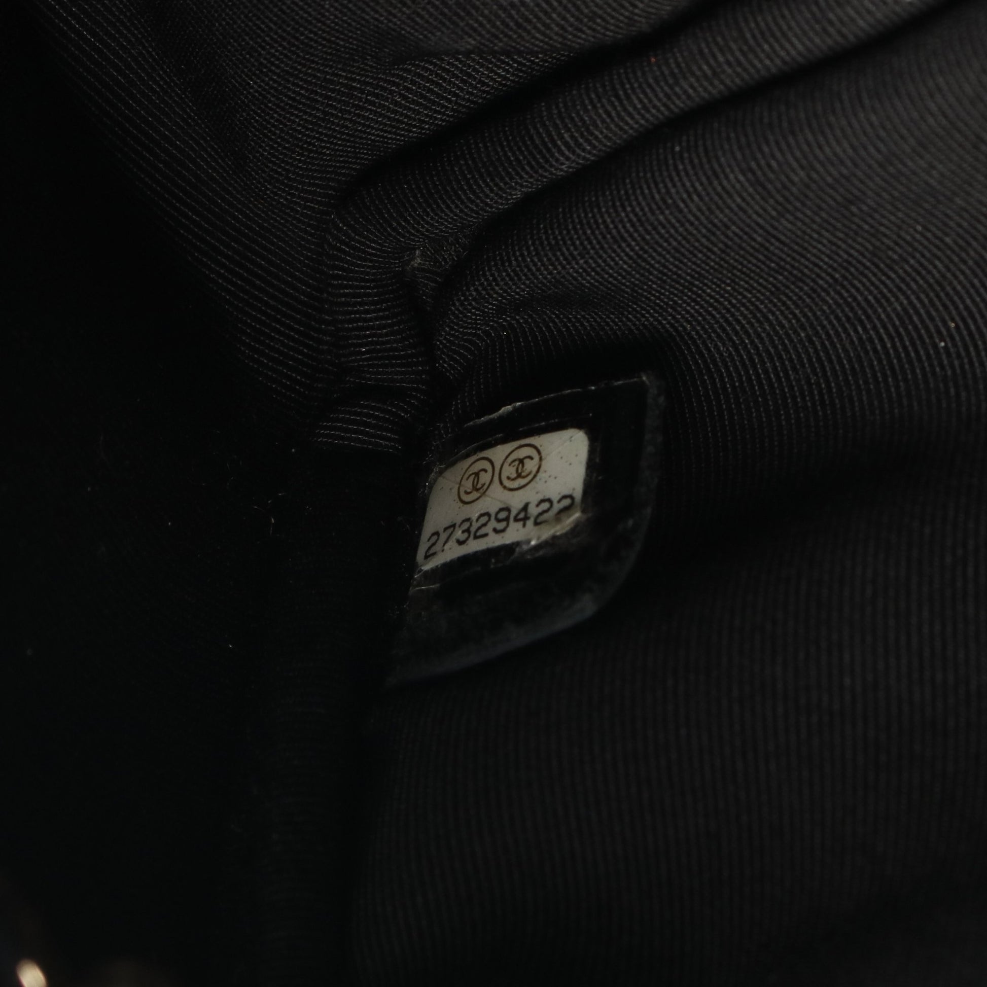 Vステッチ シェブロン チェーンショルダーバッグ ラムスキン ブラック ゴールド金具 シャネル バッグ CHANEL