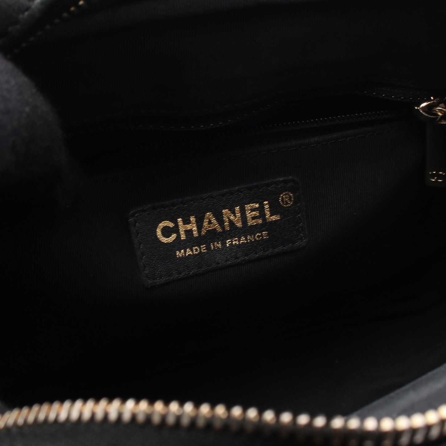 Vステッチ シェブロン チェーンショルダーバッグ ラムスキン ブラック ゴールド金具 シャネル バッグ CHANEL