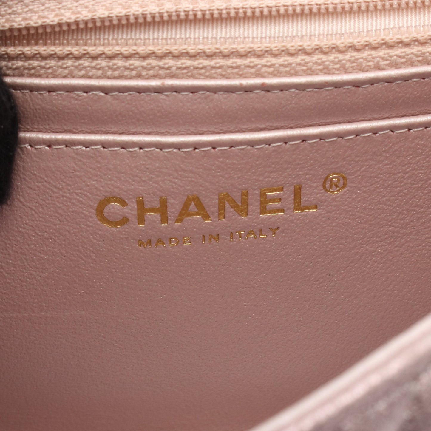 ミニマトラッセ チェーンショルダーバッグ レザー ライトピンク ゴールド金具 シャネル バッグ CHANEL