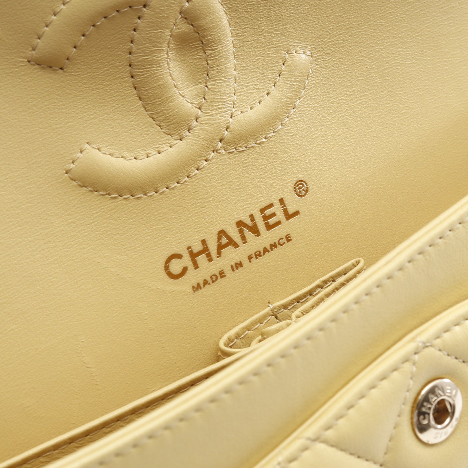 マトラッセ Wフラップ Wチェーンショルダーバッグ ラムスキン ライトイエロー ゴールド金具 シャネル バッグ CHANEL