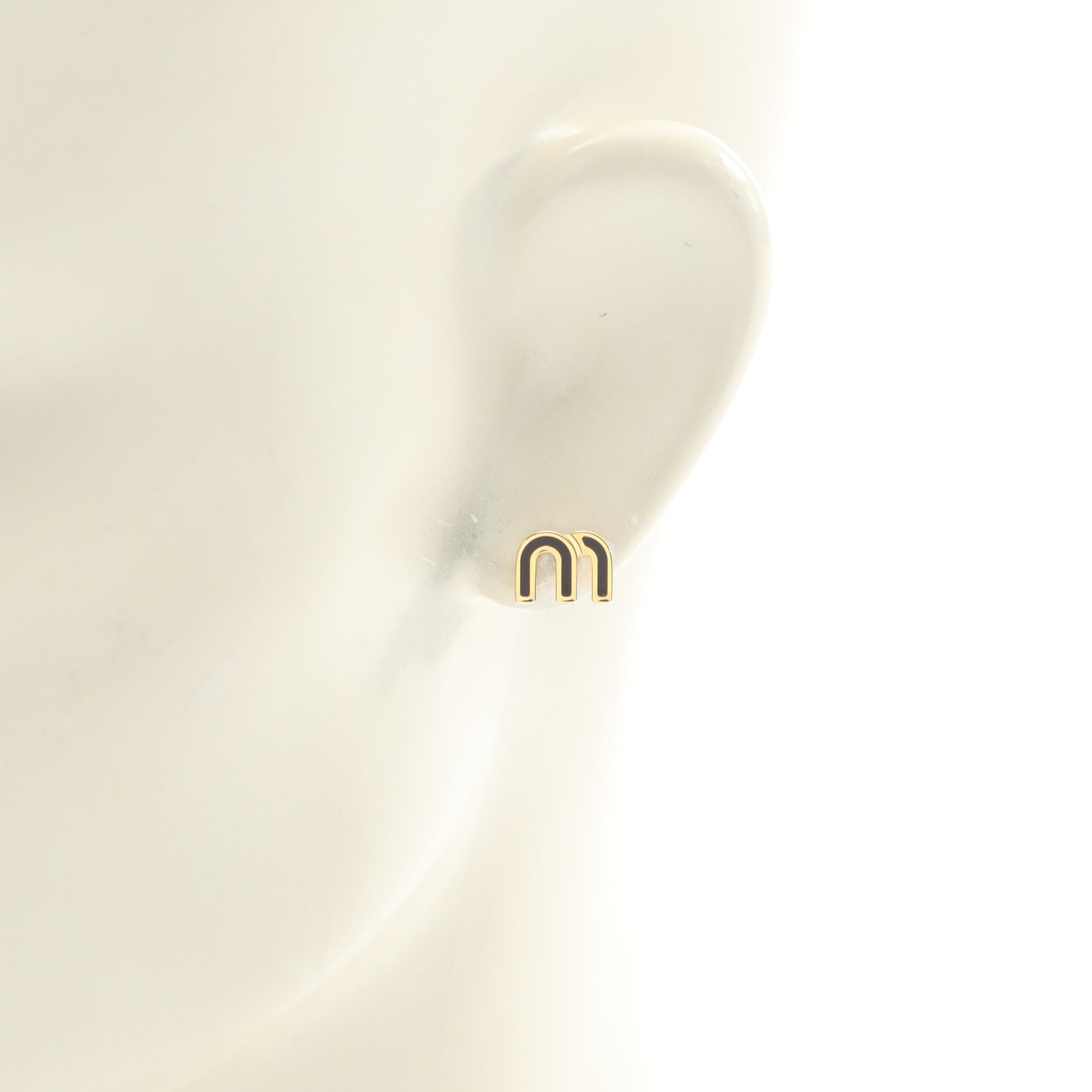 ピアス GP ゴールド ブラック ミュウミュウ アクセサリー miu miu