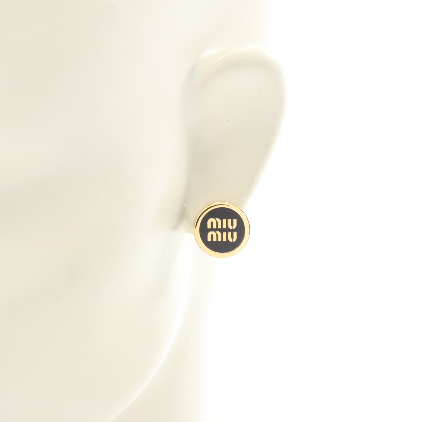 ピアス GP ゴールド ブラック ロゴ ミュウミュウ アクセサリー miu miu