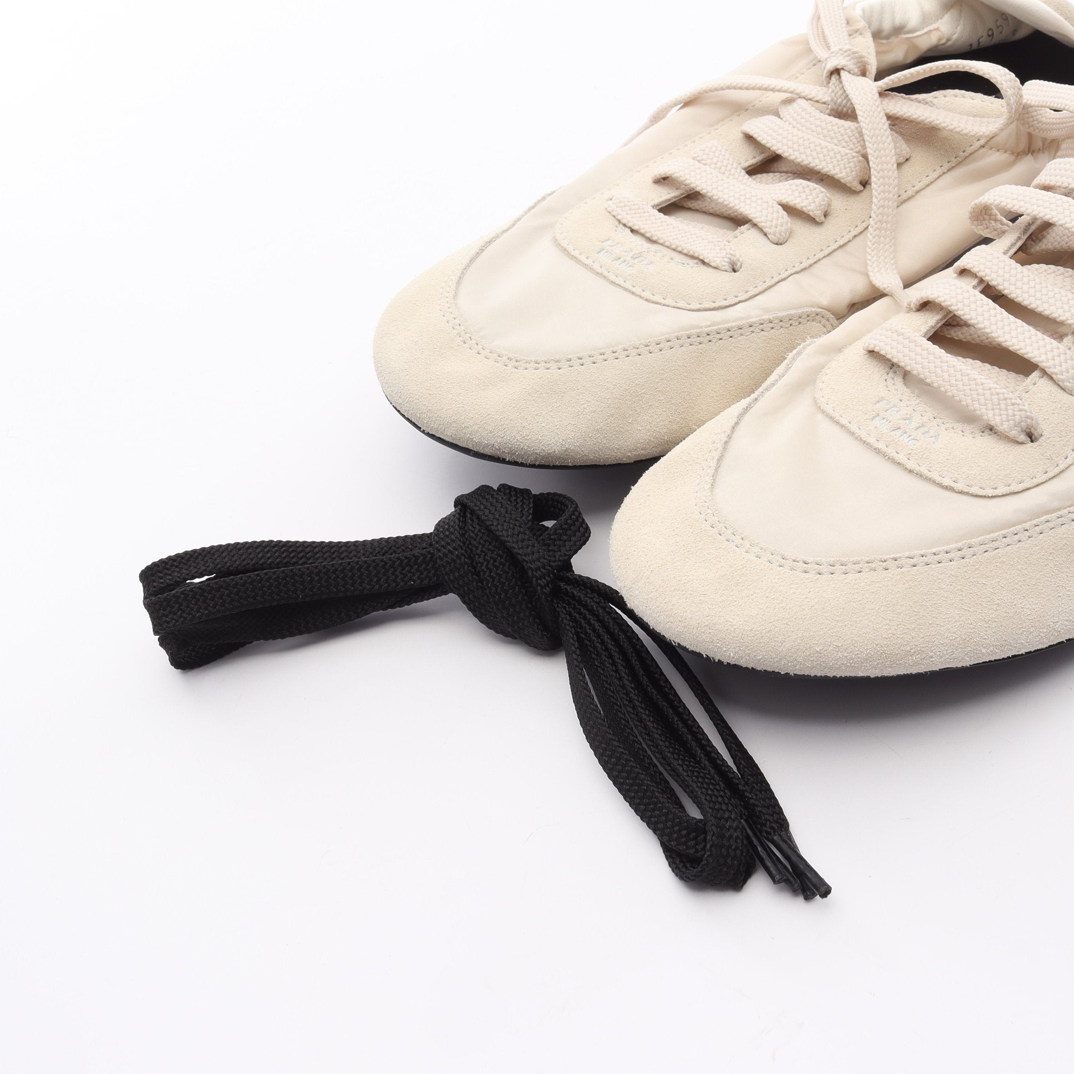 Re-Nylon コラプス スニーカー ナイロン スエード ライト