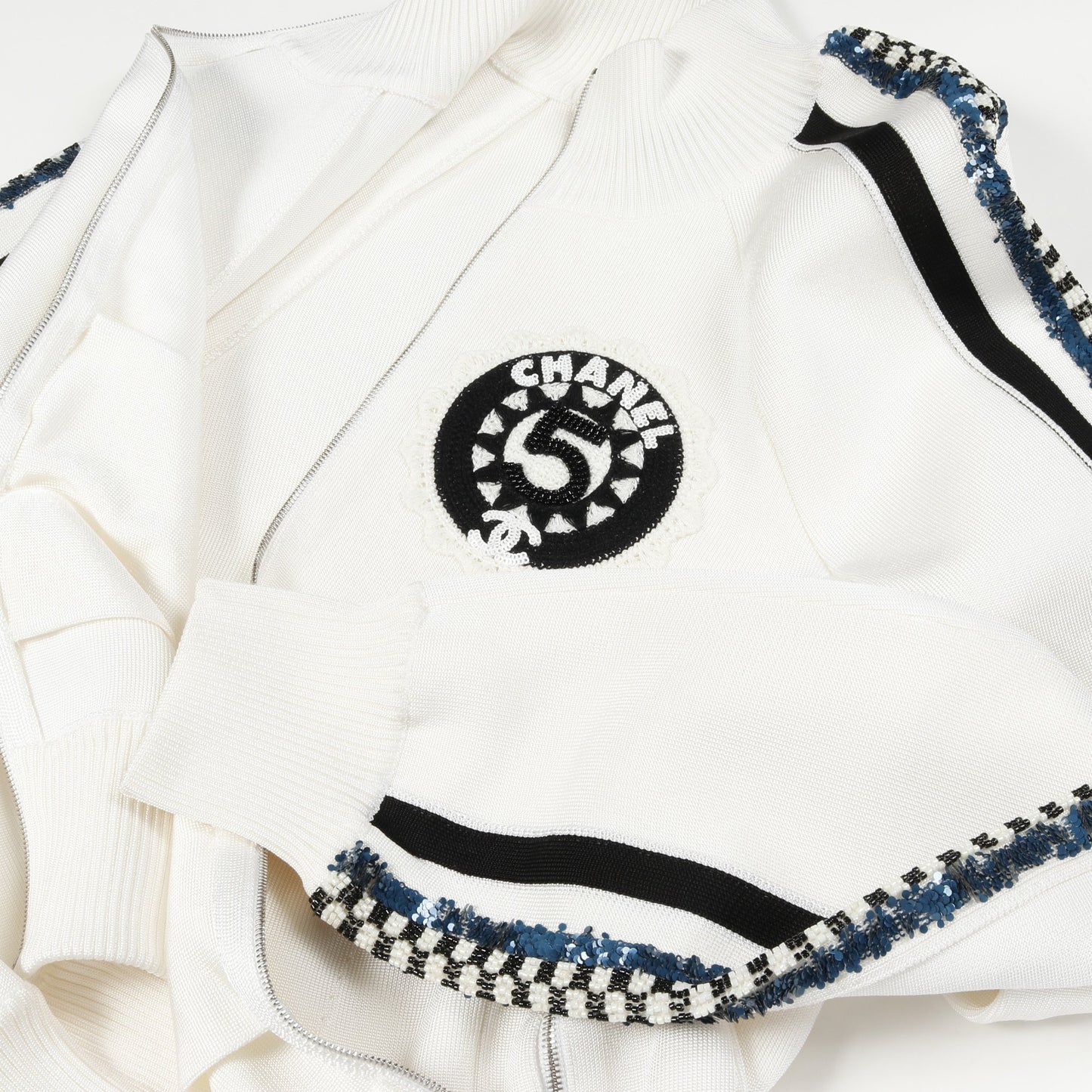 ブルゾン ビーズ スパンコール ロゴワッペン ビスコース オフホワイト マルチカラー 23C シャネル アウター CHANEL