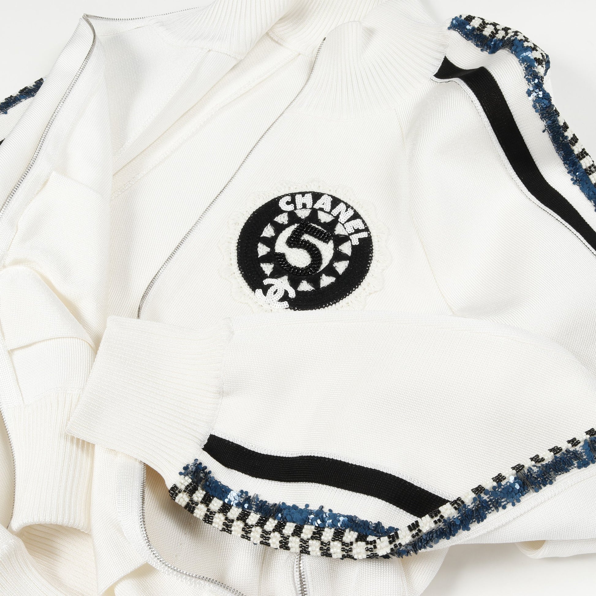 ブルゾン ビーズ スパンコール ロゴワッペン ビスコース オフホワイト マルチカラー 23C シャネル アウター CHANEL