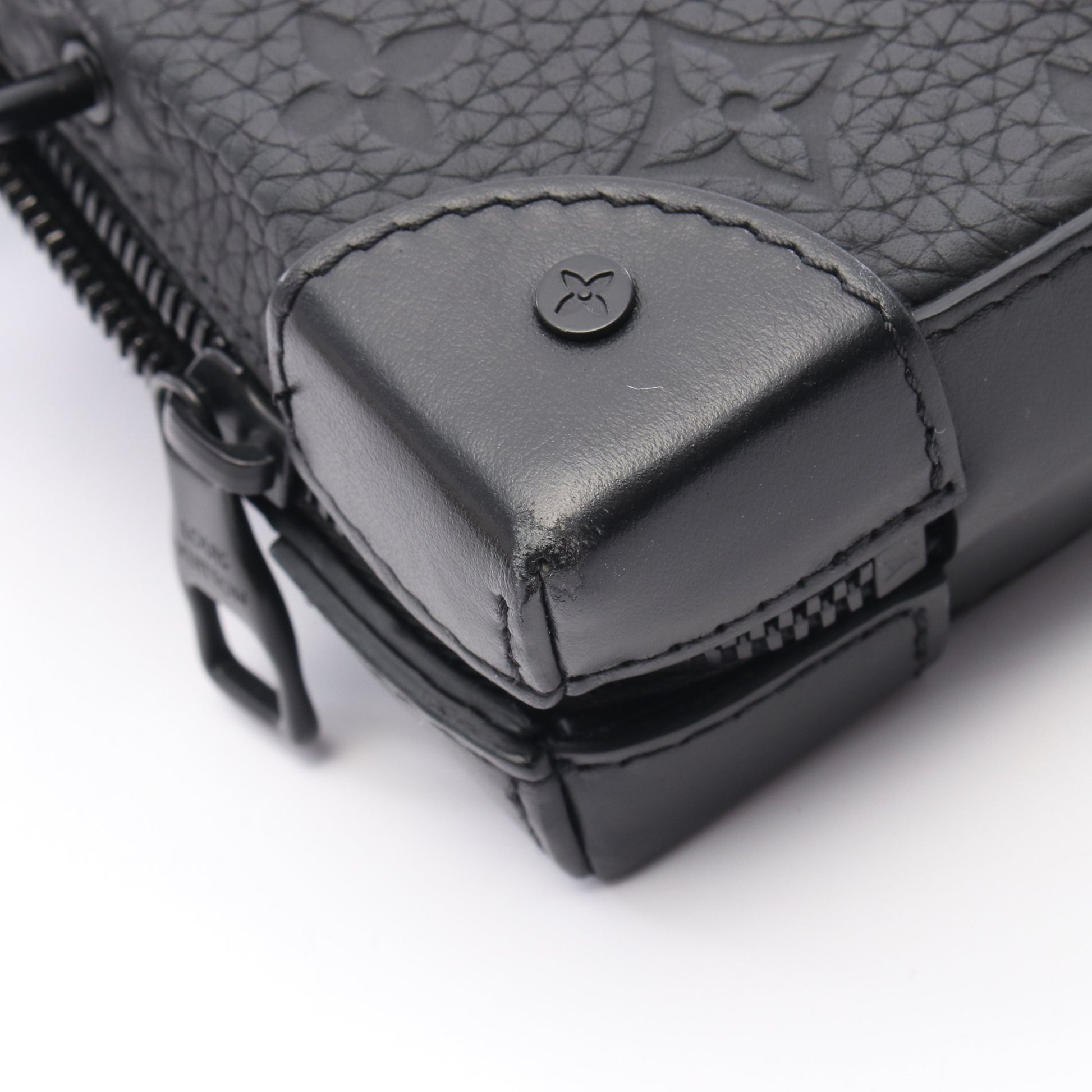 ソフトトランク ウォレット トリヨンモノグラム ショルダーバッグ レザー ブラック ルイヴィトン バッグ LOUIS VUITTON
