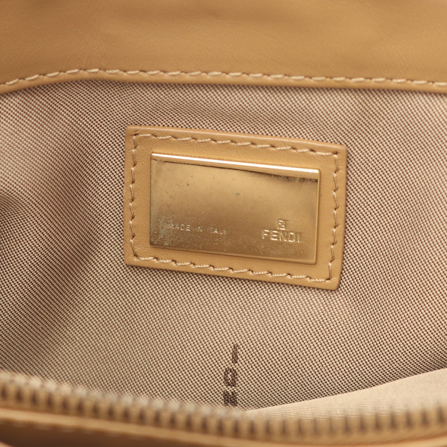 マンマバケット ハンドバッグ ラフィア レザー ホワイト ベージュ フェンディ バッグ FENDI