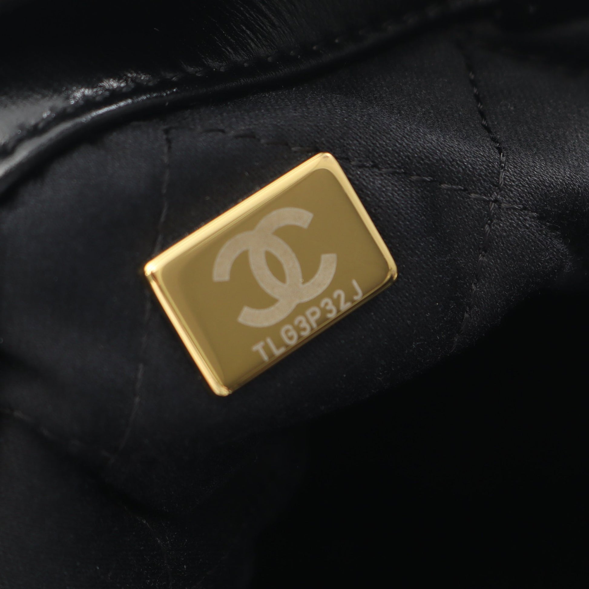 シャネル22 バックパック ナップサック レザー ブラック ホワイト ゴールド金具 シャネル バッグ CHANEL