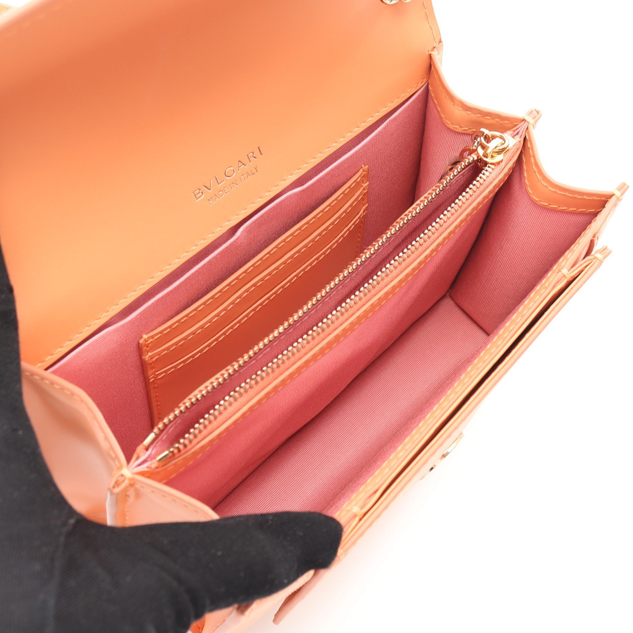 セルペンティ フォーエバー チェーンショルダーバッグ レザー コーラル