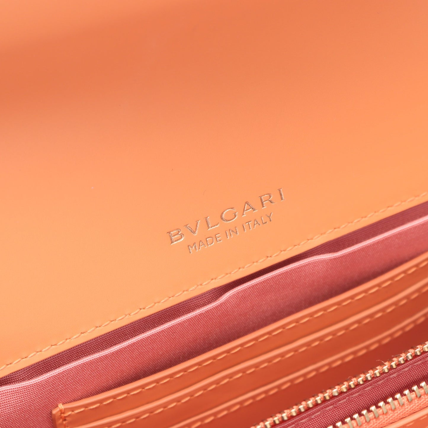 セルペンティ フォーエバー チェーンショルダーバッグ レザー コーラルオレンジ ブルガリ バッグ BVLGARI