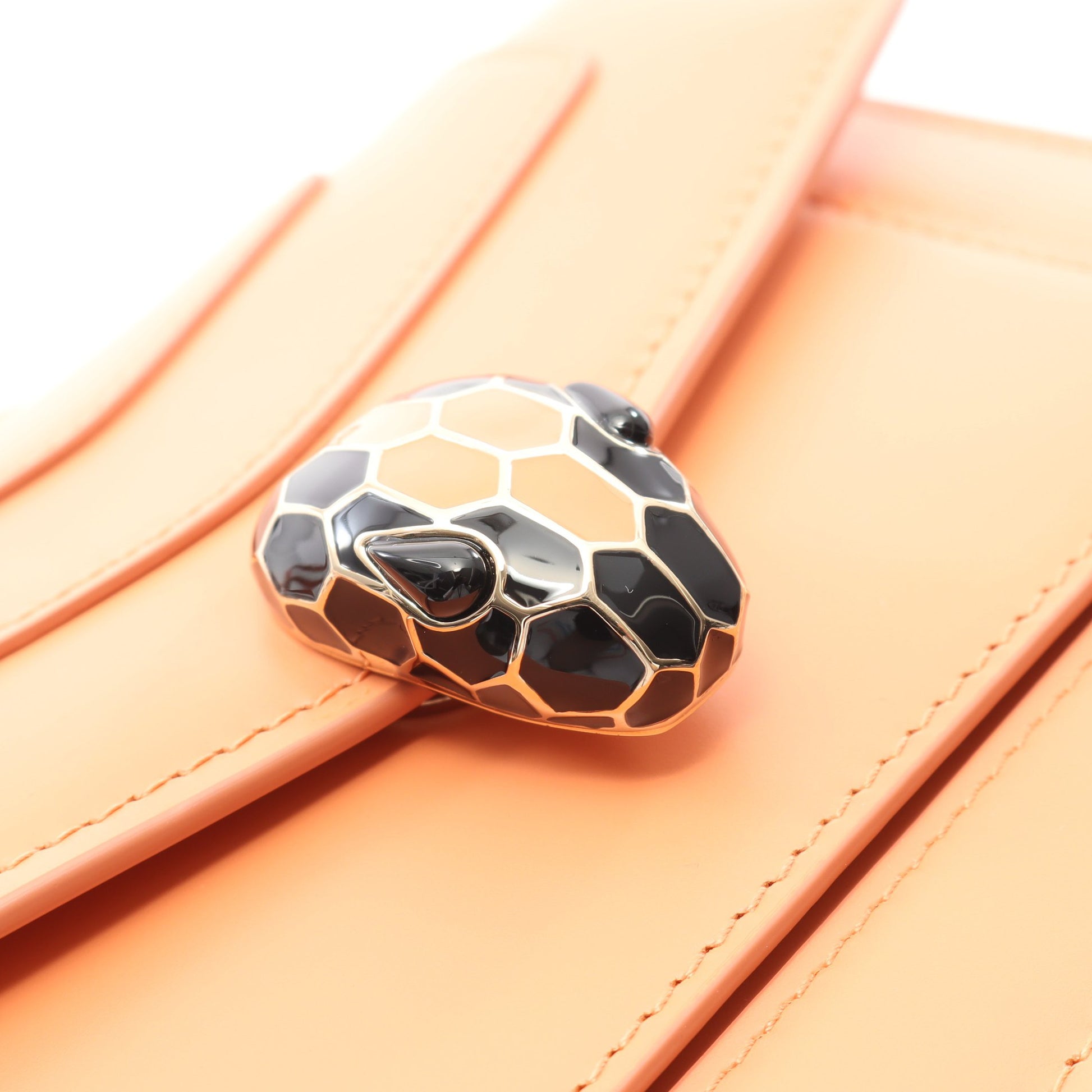 セルペンティ フォーエバー チェーンショルダーバッグ レザー コーラルオレンジ ブルガリ バッグ BVLGARI