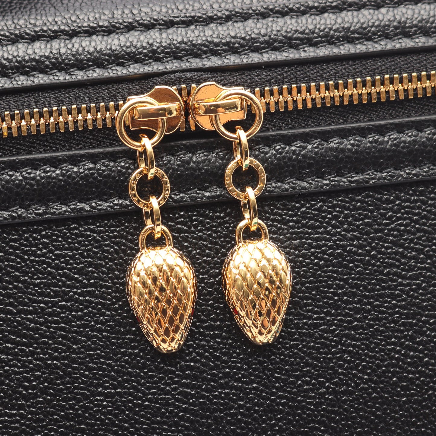 セルペンティ バニティ ハンドバッグ バニティバッグ レザー ブラック 2WAY ブルガリ バッグ BVLGARI