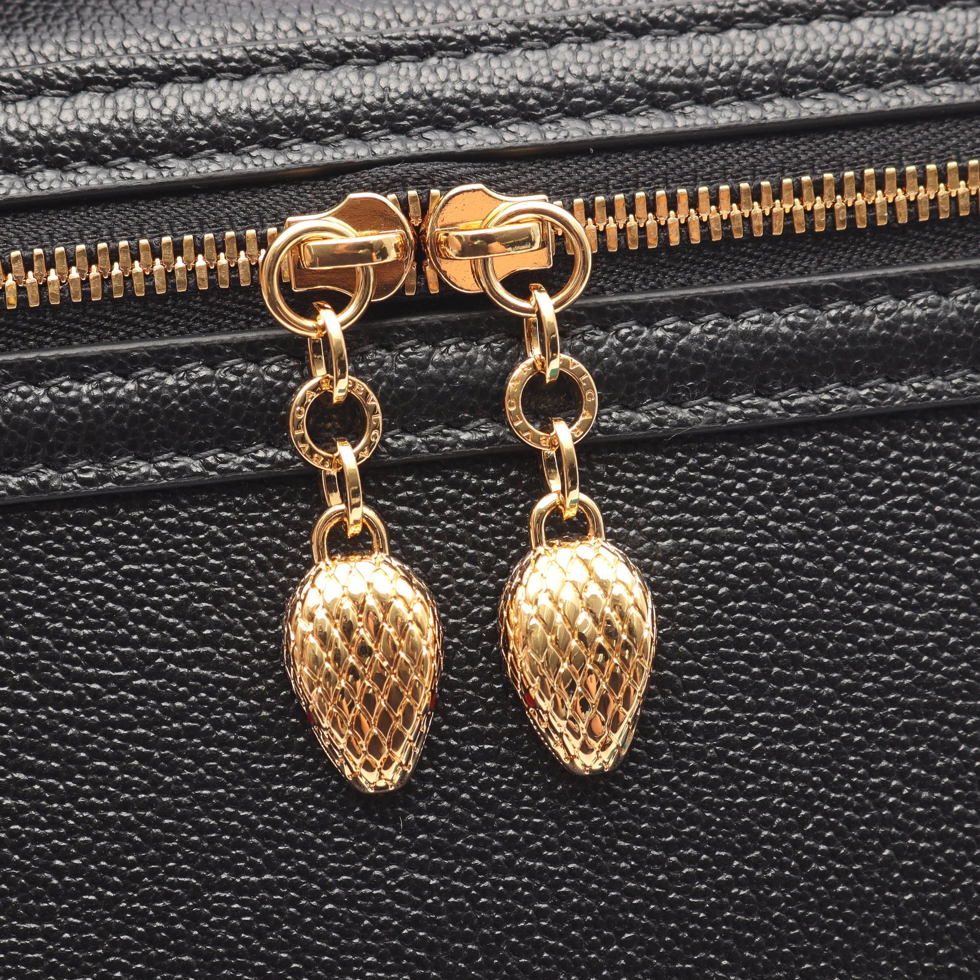 セルペンティ バニティ ハンドバッグ バニティバッグ レザー ブラック 2WAY ブルガリ バッグ BVLGARI