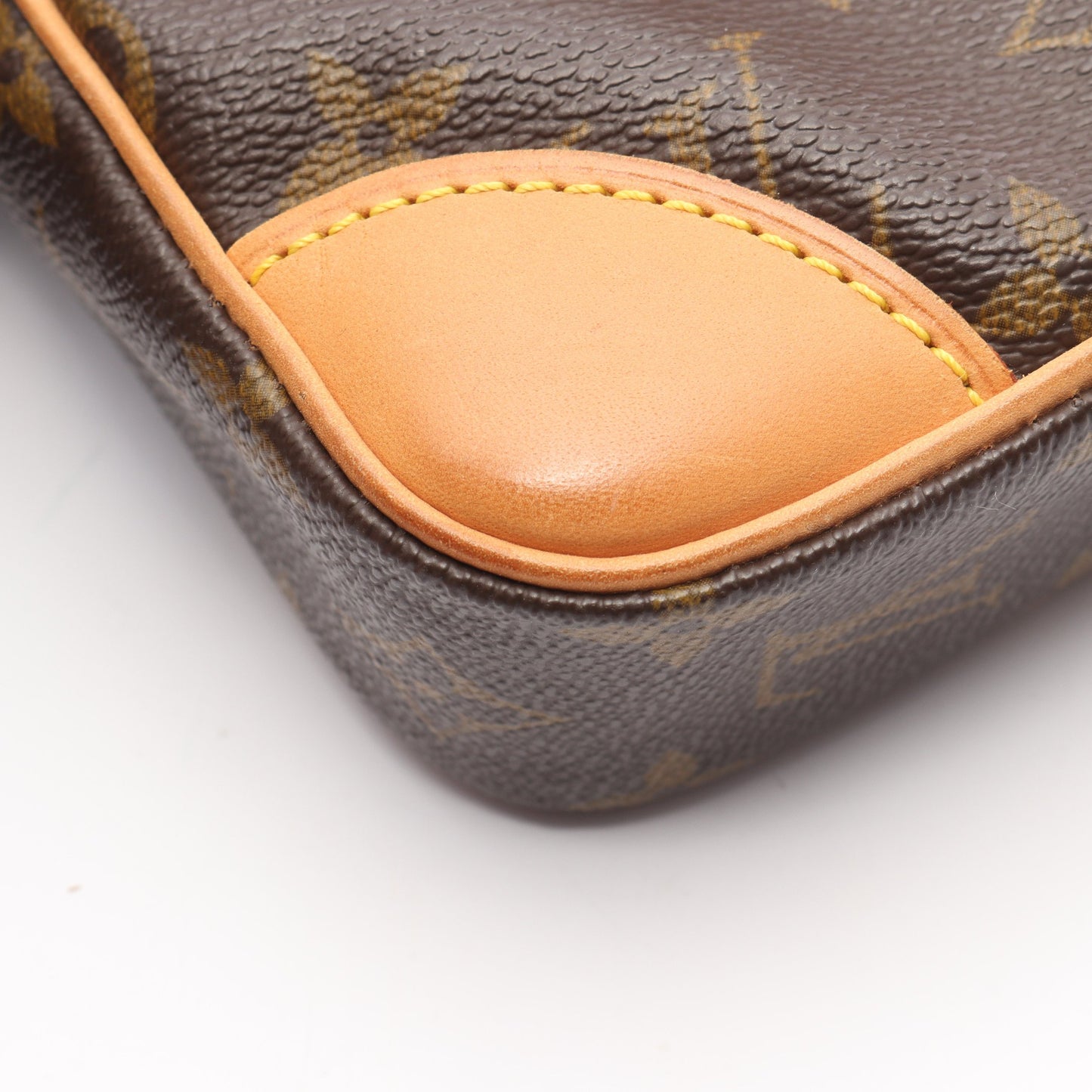 ダヌーブ モノグラム ショルダーバッグ PVC レザー ブラウン ルイヴィトン バッグ LOUIS VUITTON