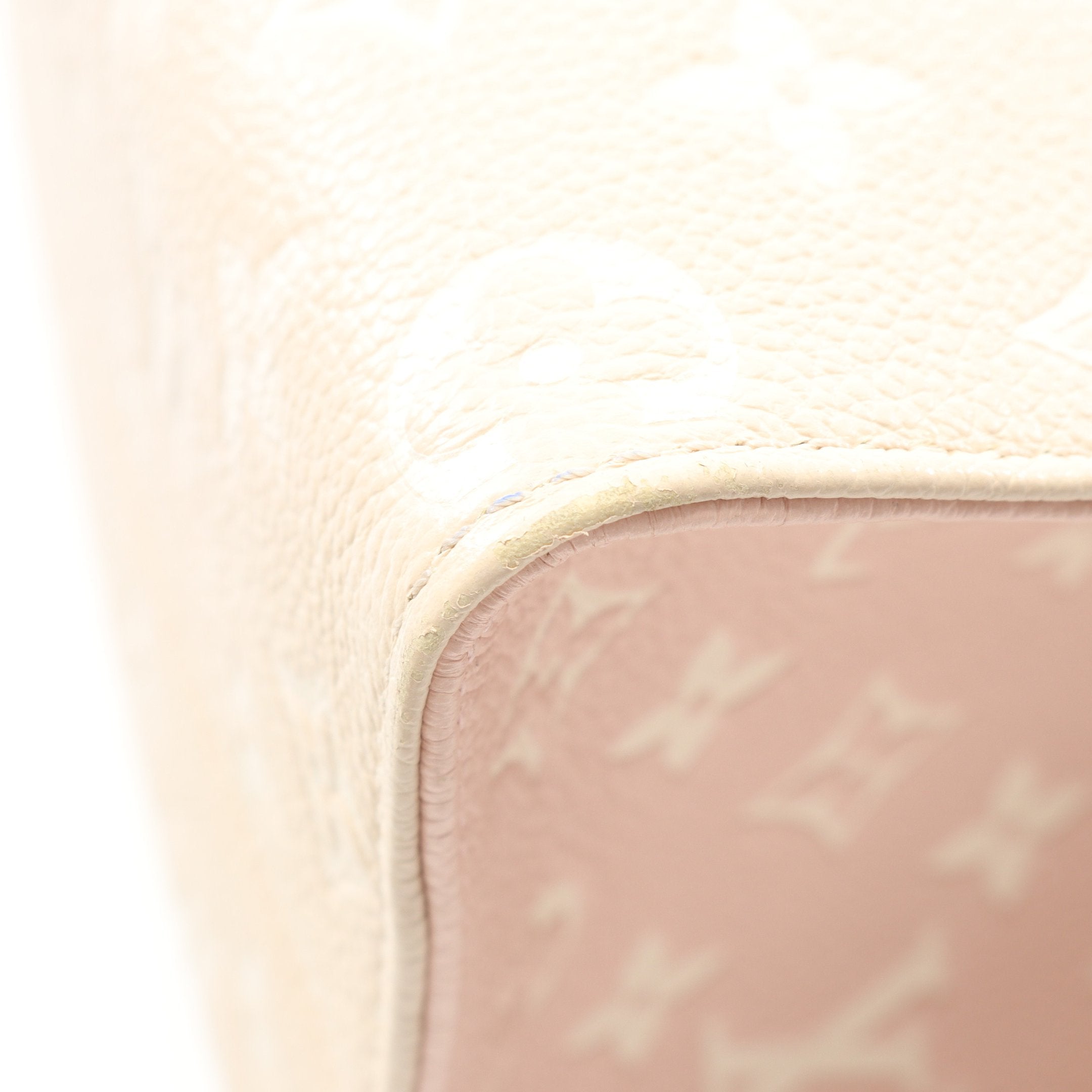 オンザゴーMM モノグラムアンプラント ローズベージュ ハンドバッグ