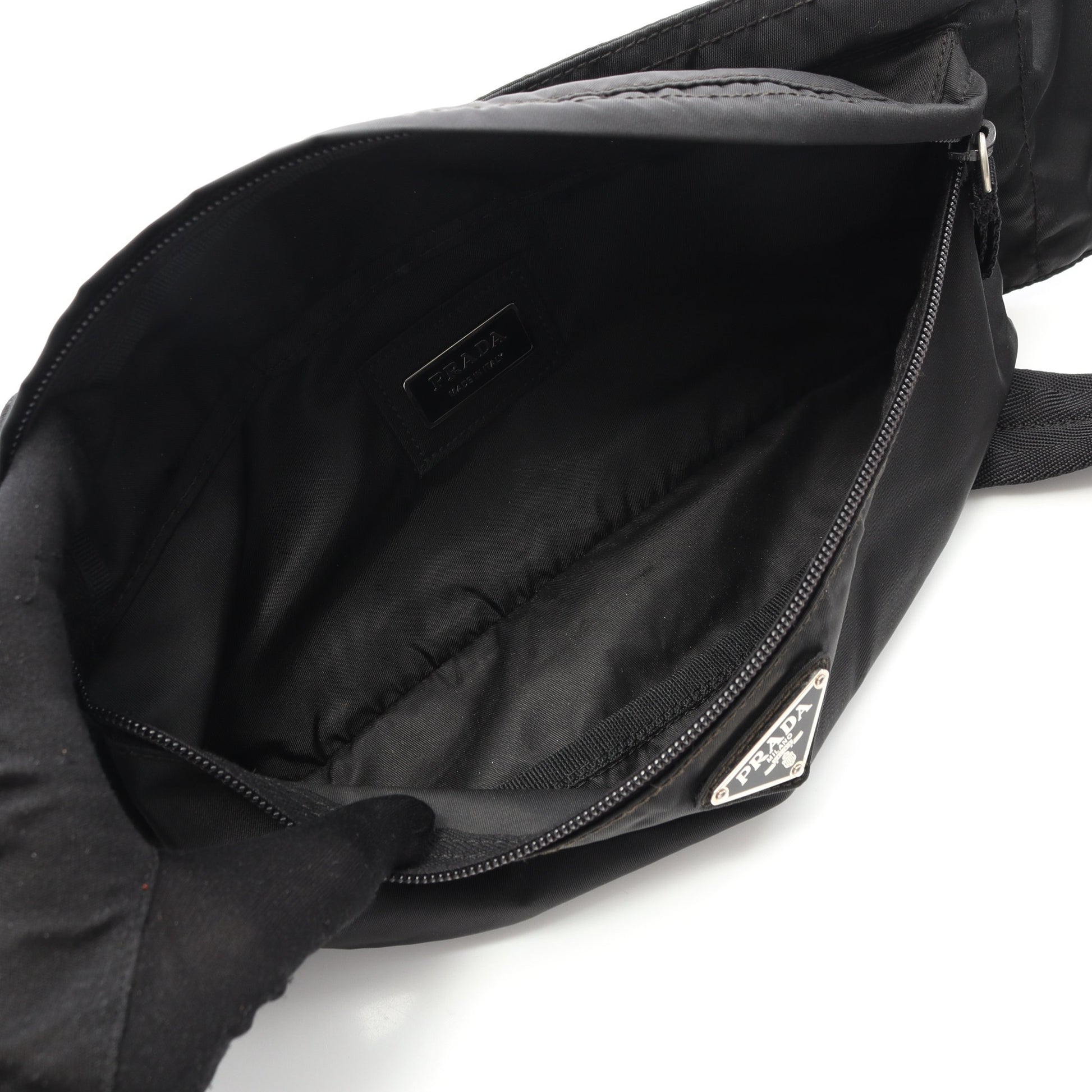 ボディバッグ ウエストバッグ ナイロン ブラック 三角プレート プラダ バッグ PRADA