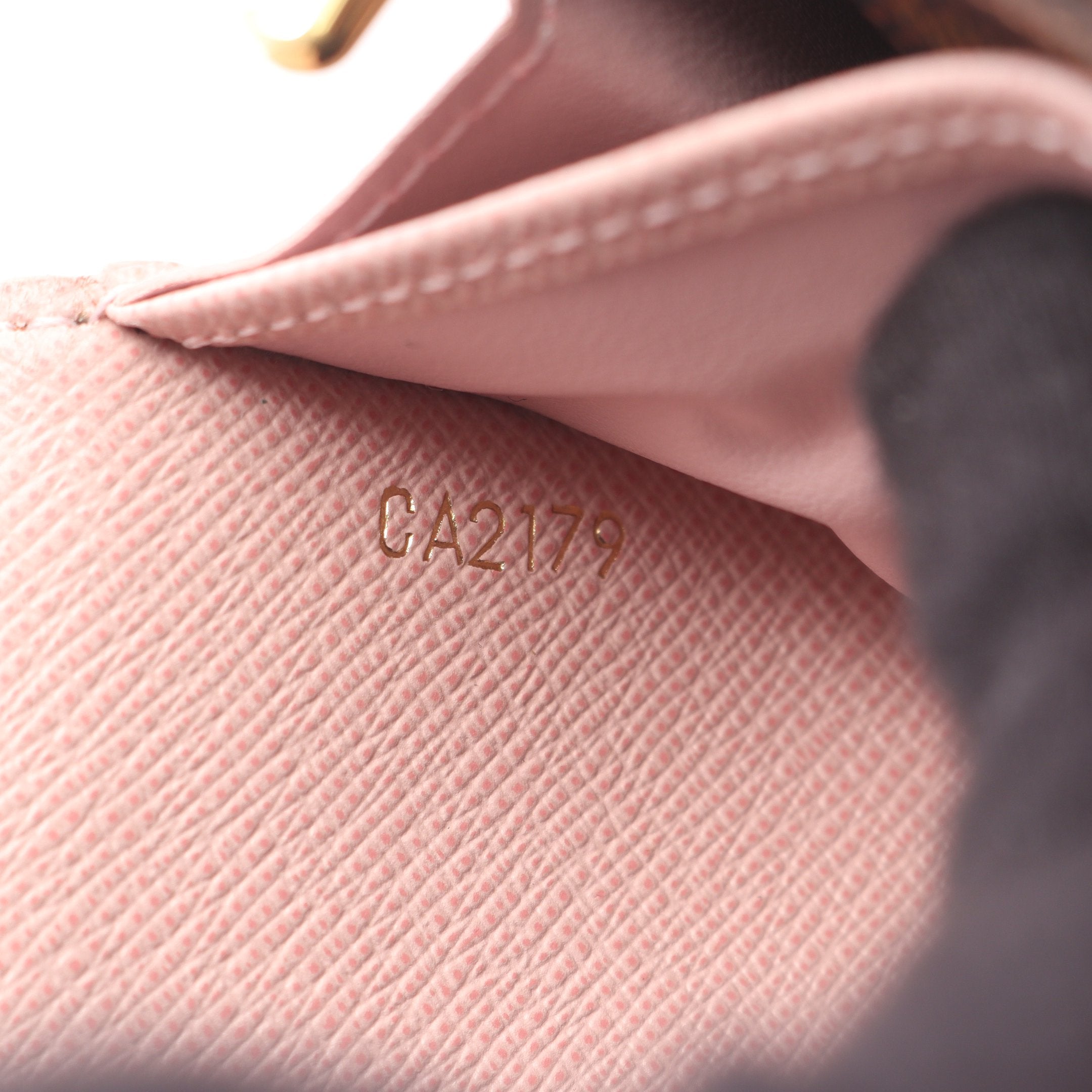 LOUIS VUITTON レザー ベルト ブラウン/ピンク Louis Vuitton ルイヴィトン レザーベルト LV ピラミッドバックル