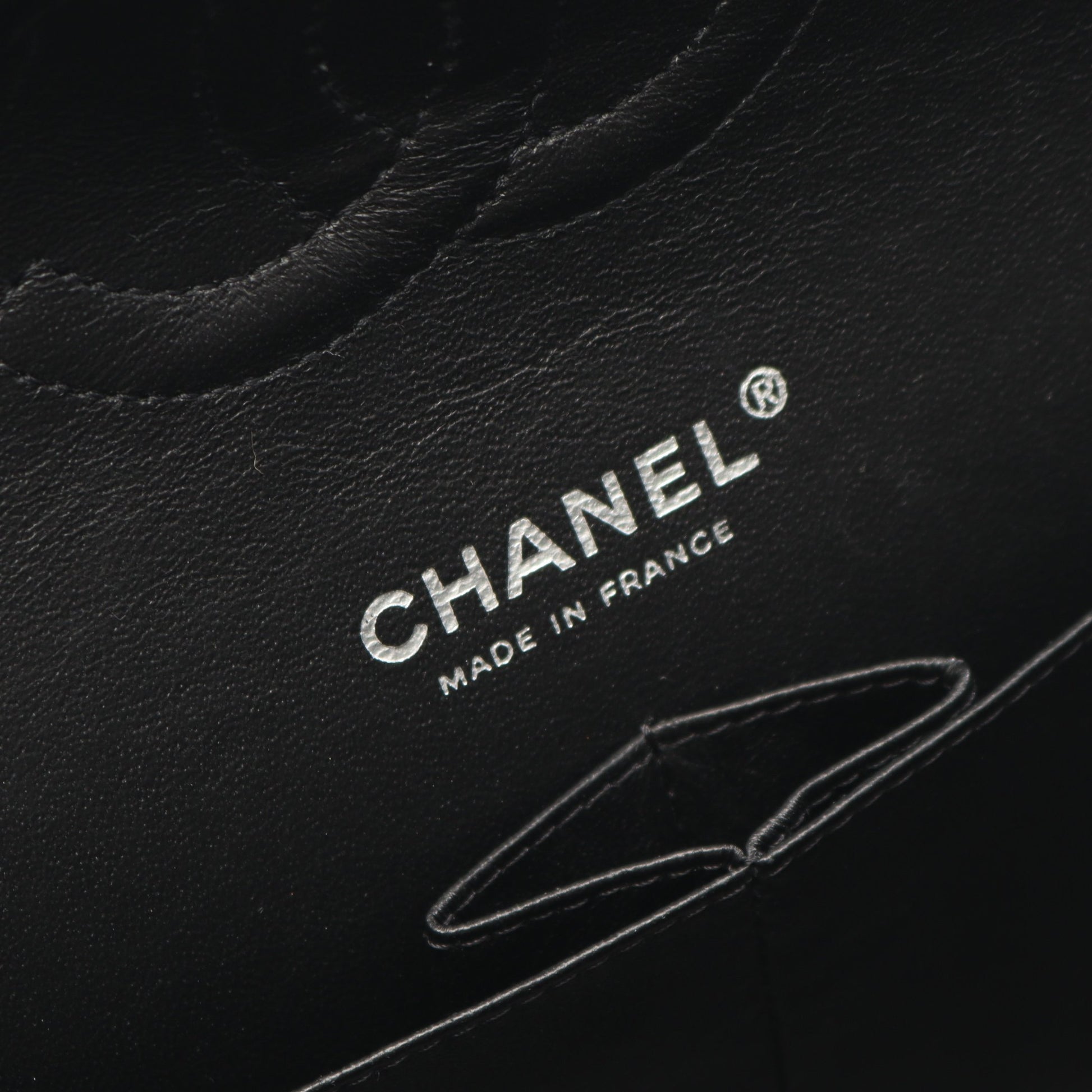 マトラッセ Wフラップ Wチェーンショルダーバッグ キャビアスキン ブラック シルバー金具 シャネル バッグ CHANEL