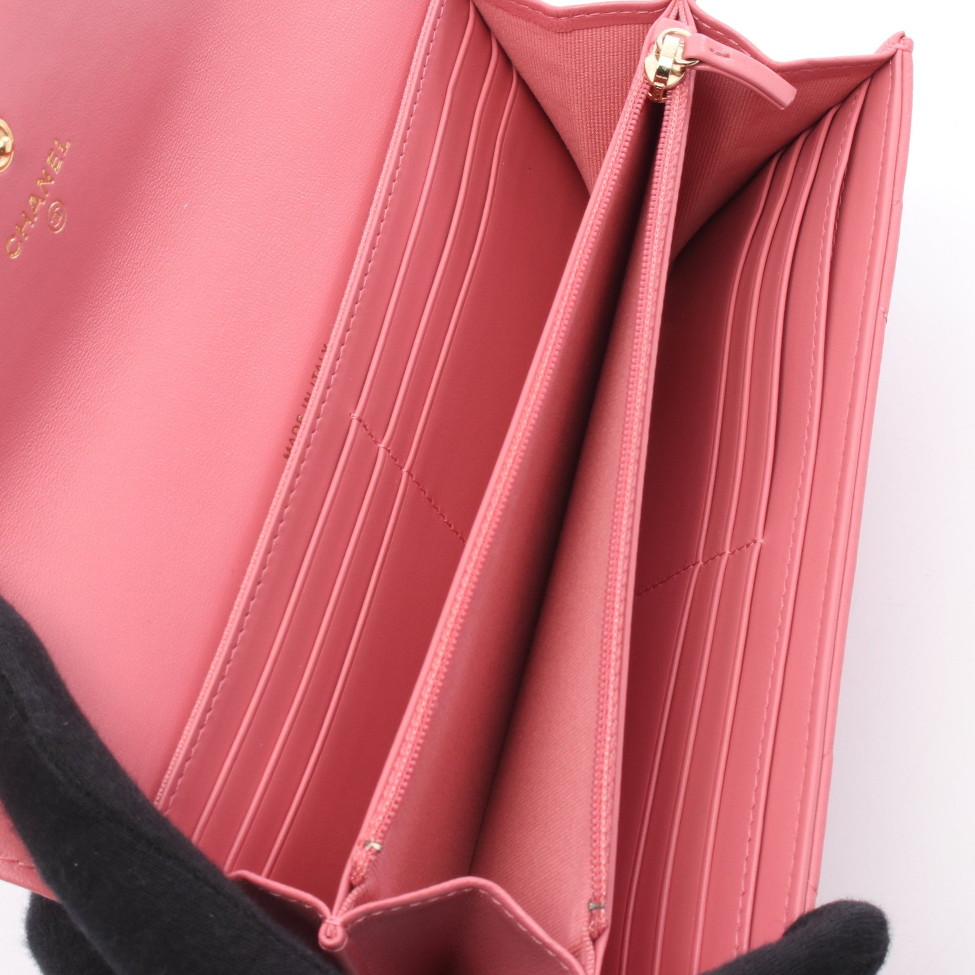 CHANEL 19 ロング フラップ ウォレット 二つ折り長財布 レザー ピンク ゴールド金具 シャネル 財布・小物 CHANEL