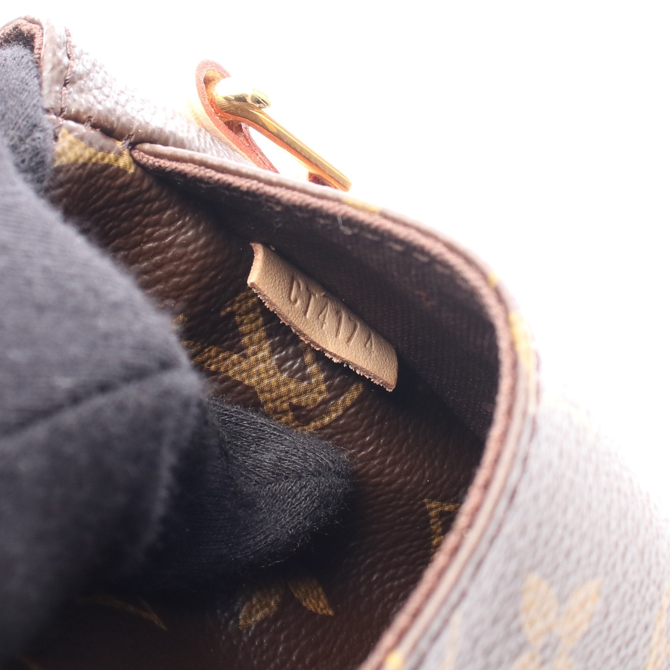 メニルモンタンPM モノグラム ショルダーバッグ PVC レザー ブラウン