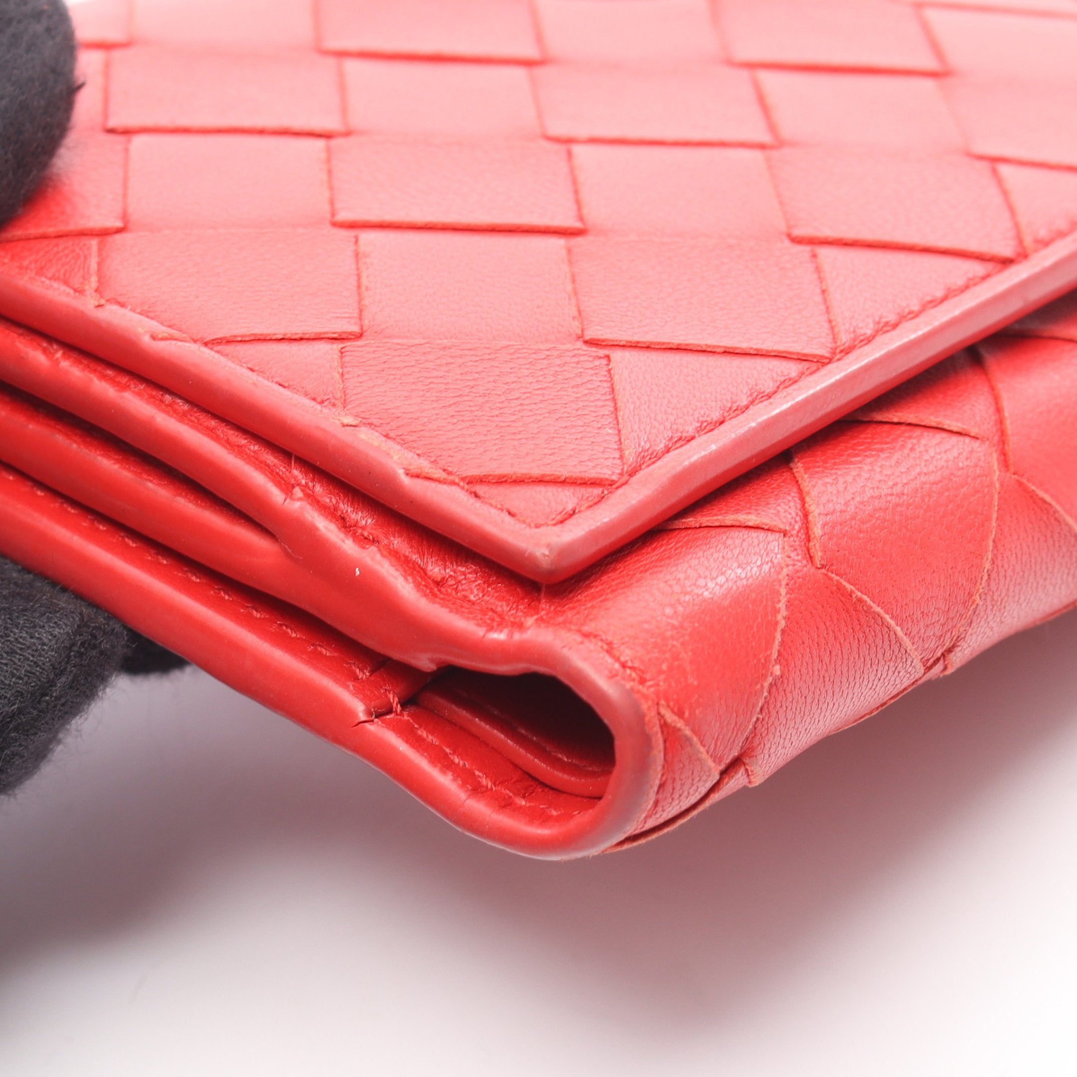 イントレチャート 二つ折り財布 レザー レッド ボッテガヴェネタ – RECLO