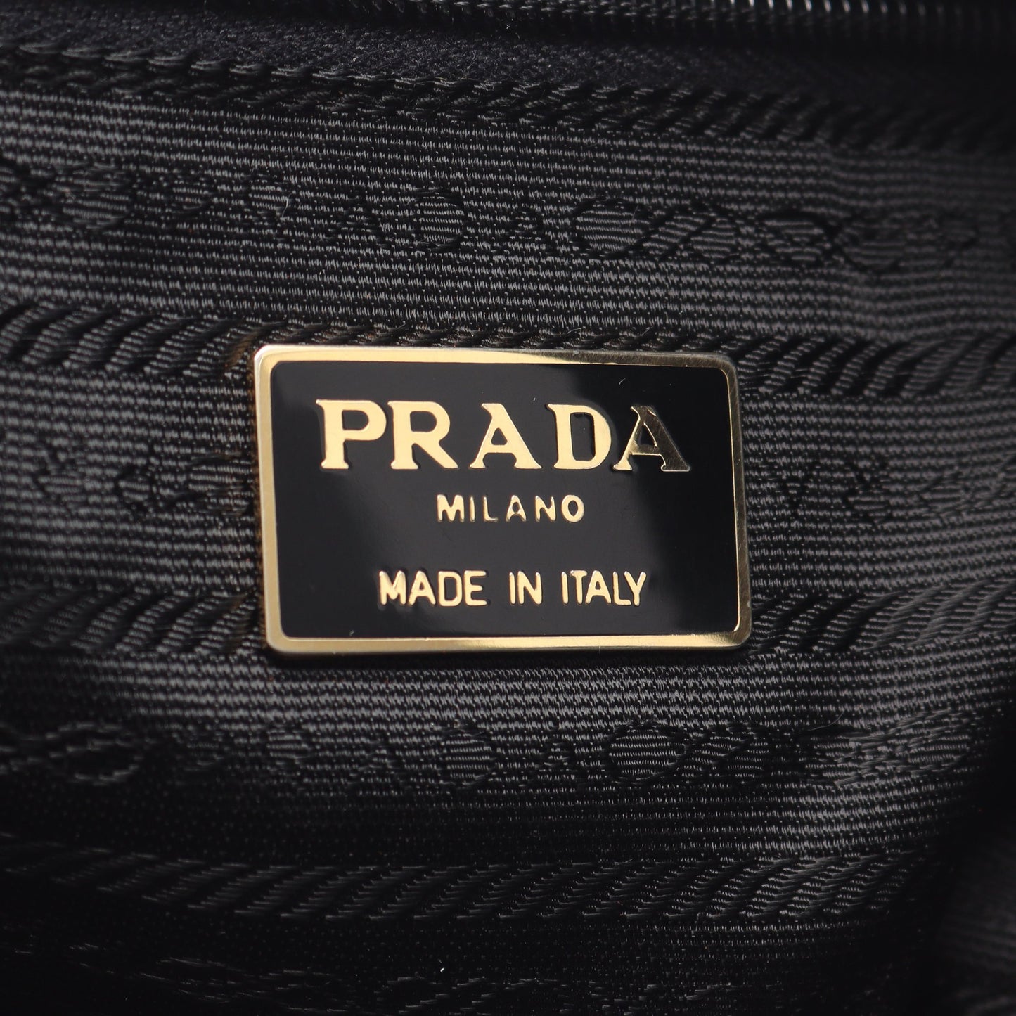Re-Nylon ショルダーバッグ ナイロン ブラック 三角プレート プラダ バッグ PRADA
