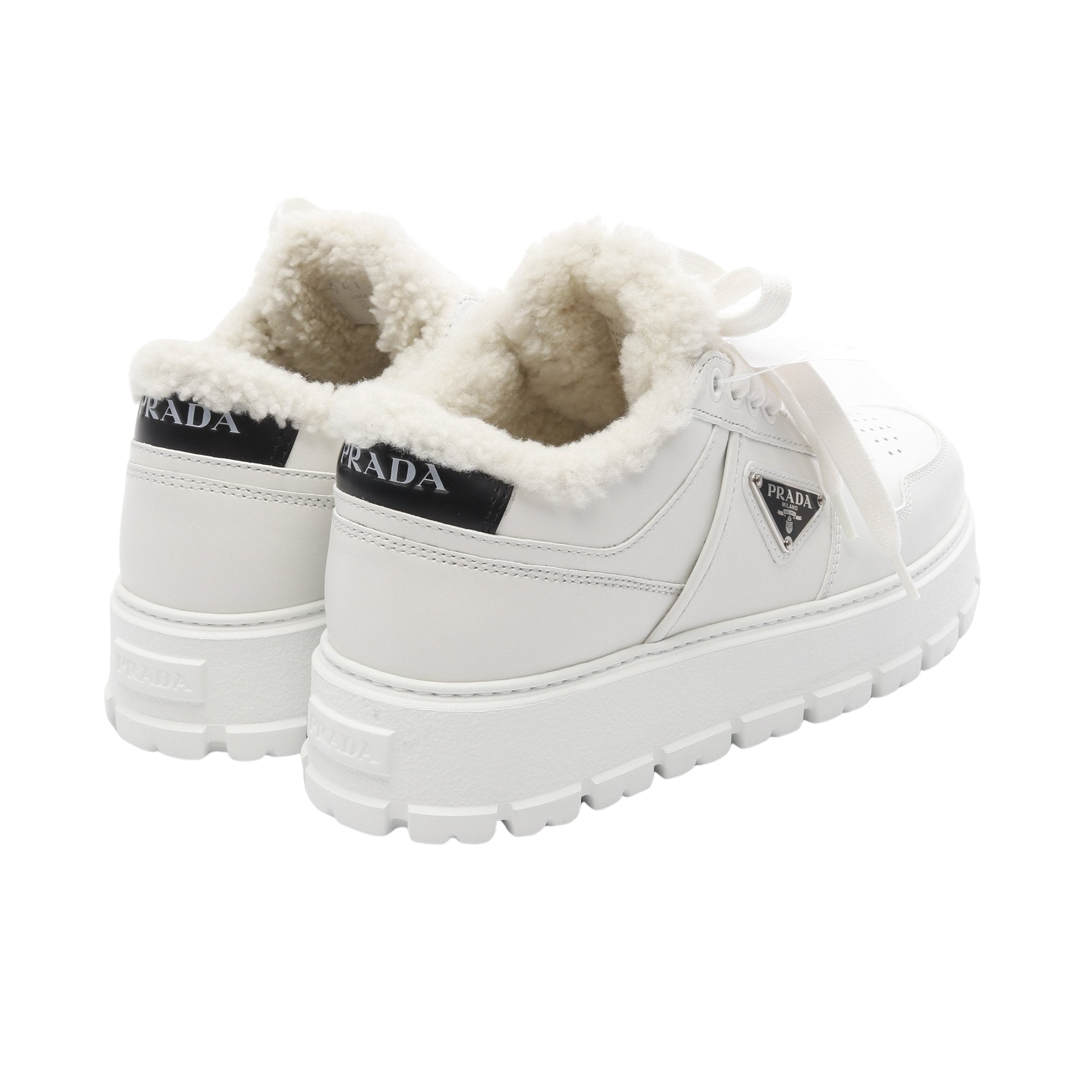 【新品】 PRADA レザー シアリング スニーカー ボア トライアングルロゴ ボア スニーカー レザー ファー ホワイト プラダ